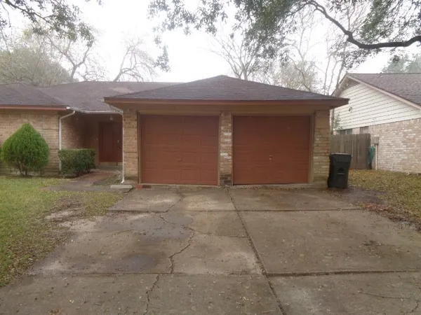 $1,650 | 14022 Greenway Drive, Sugar Land, TX 77498