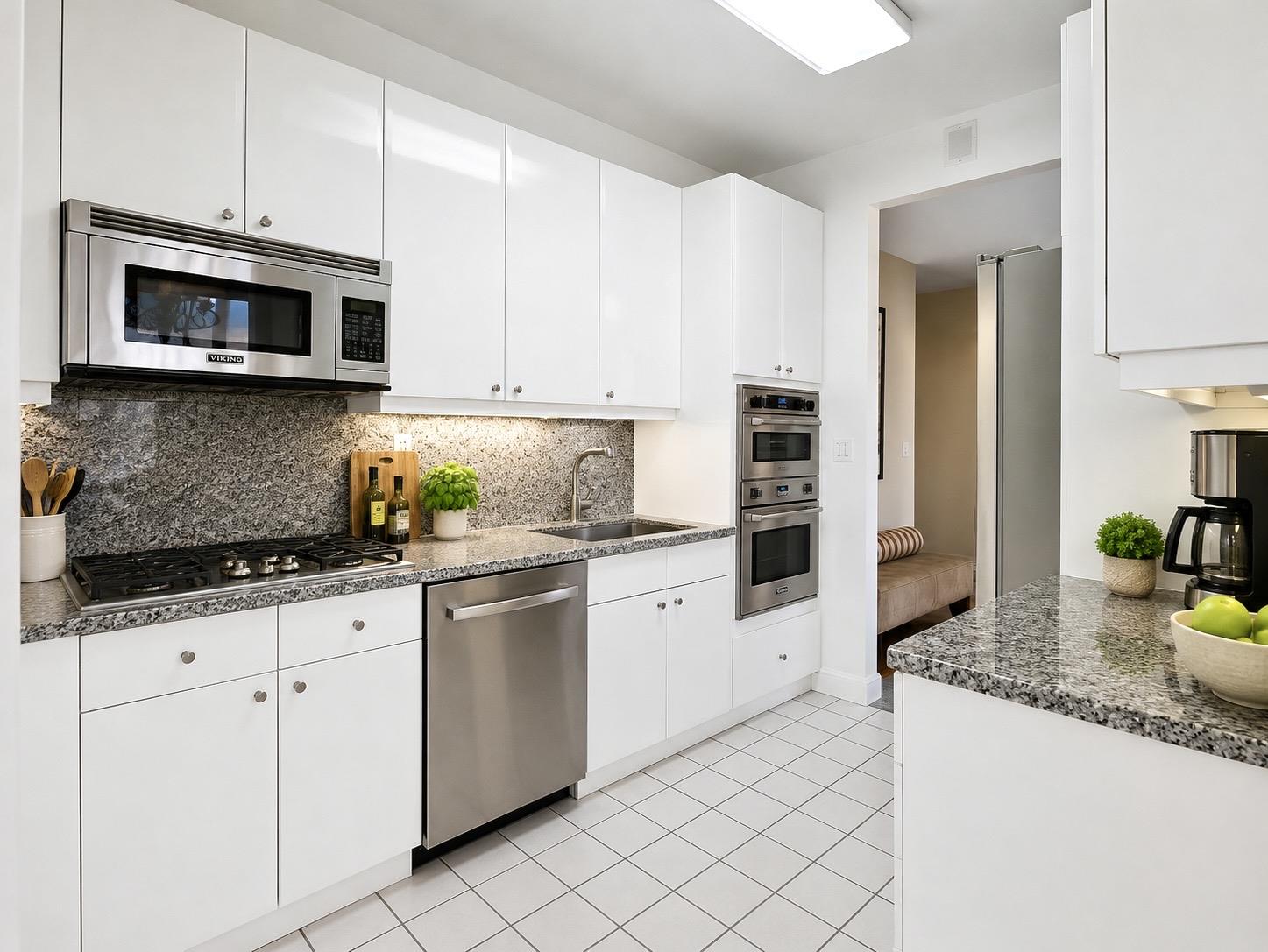 200 Riverside Boulevard, Unit 7AA Manhattan, NY 10069 - Photo 6 of 24 Gallery Image 6
