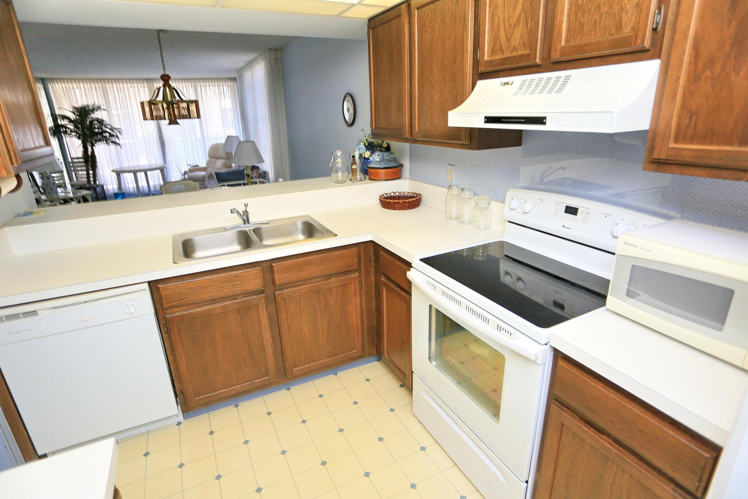 21 Royal Palm Way, Unit 206 Boca Raton, FL 33432 - Photo 18 of 35 21 Royal Palm Way 206 Boca-large-017-35-
