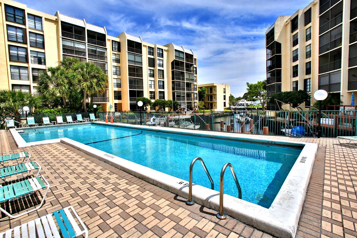 21 Royal Palm Way, Unit 206 Boca Raton, FL 33432 - Photo 27 of 35 21 Royal Palm Way 206 Boca-large-026-19-