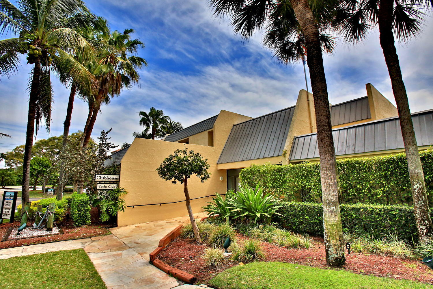 21 Royal Palm Way, Unit 206 Boca Raton, FL 33432 - Photo 32 of 35 21 Royal Palm Way 206 Boca-large-031-26-