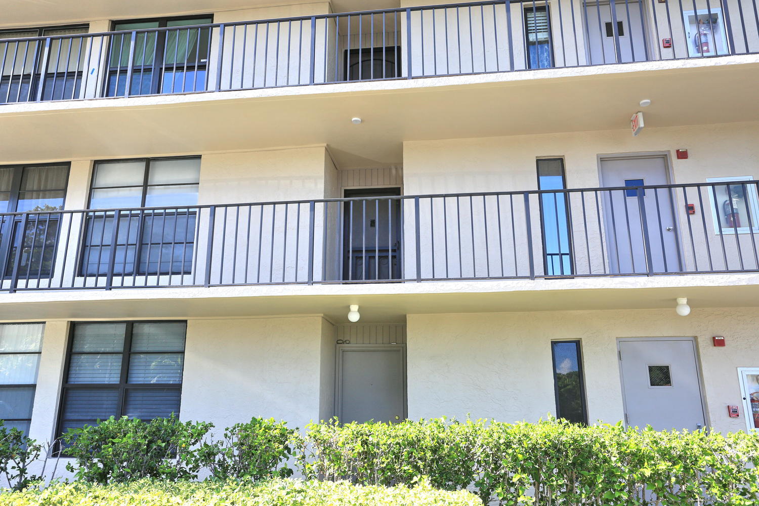 21 Royal Palm Way, Unit 206 Boca Raton, FL 33432 - Photo 7 of 35 21 Royal Palm Way 206 Boca-large-006-33-