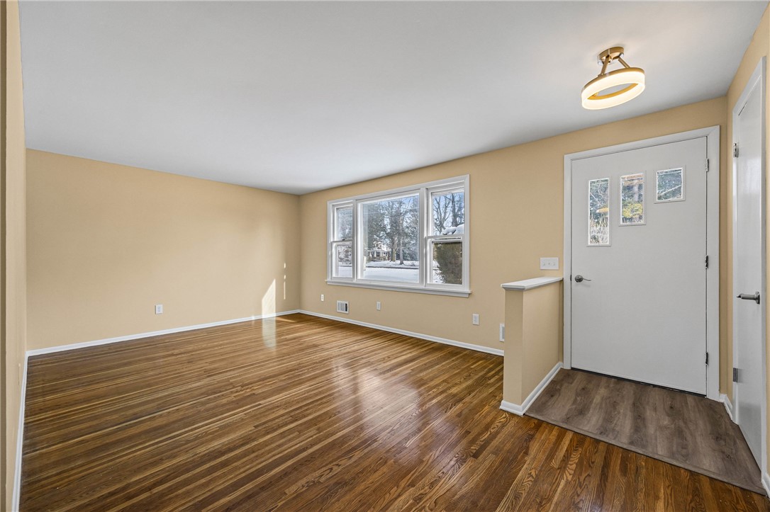 4305 Cream Ridge Road Walworth, NY 14502 - Photo 4 of 33