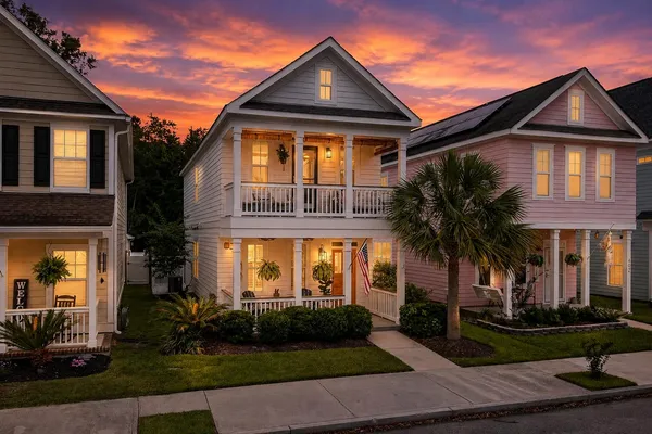 $374,900 | 404 Forsythia Avenue, Summerville, SC 29483