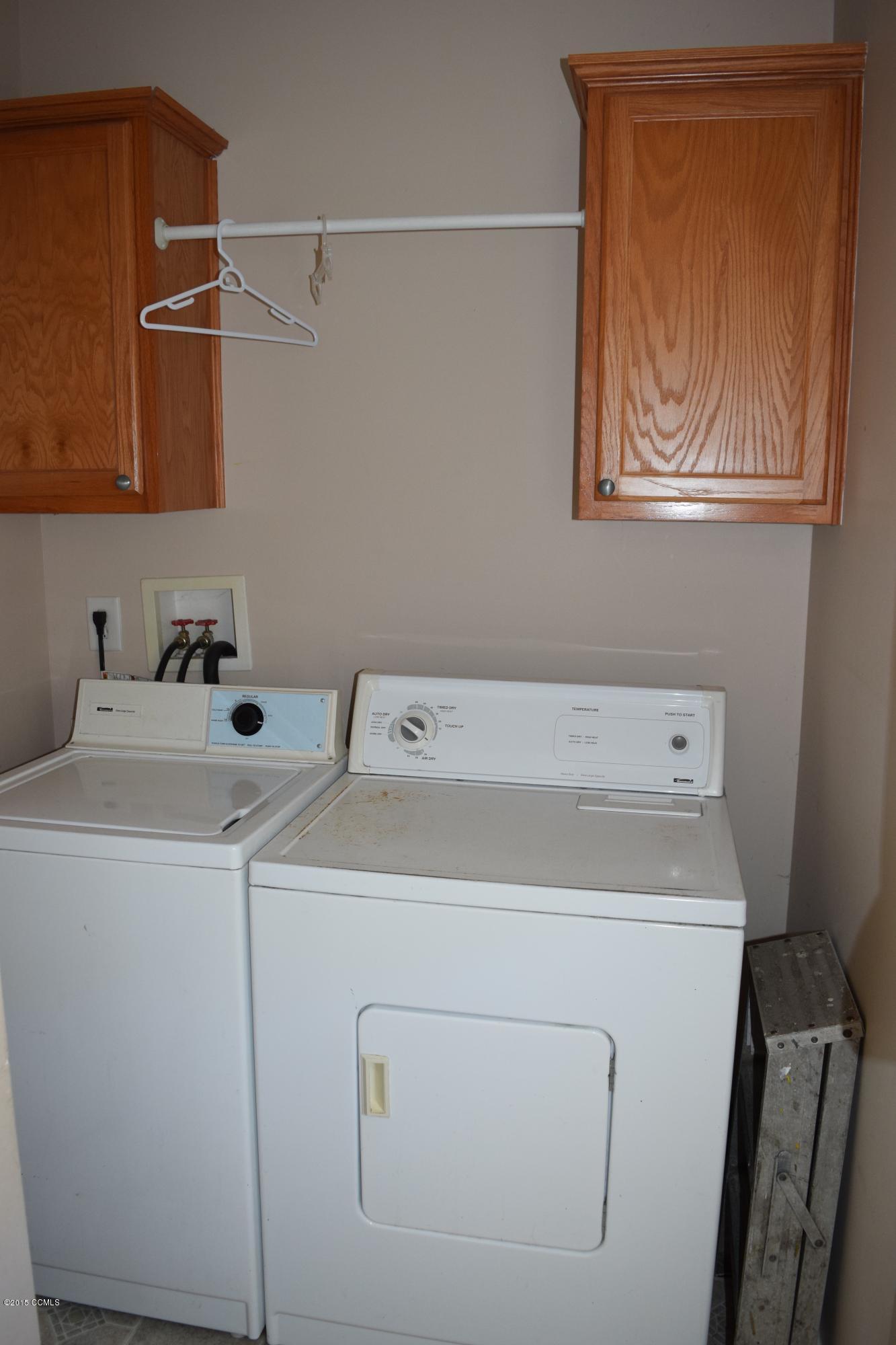 189 Cagle Road Newport, NC 28570 - Photo 12 of 14 W&D ROOM 120