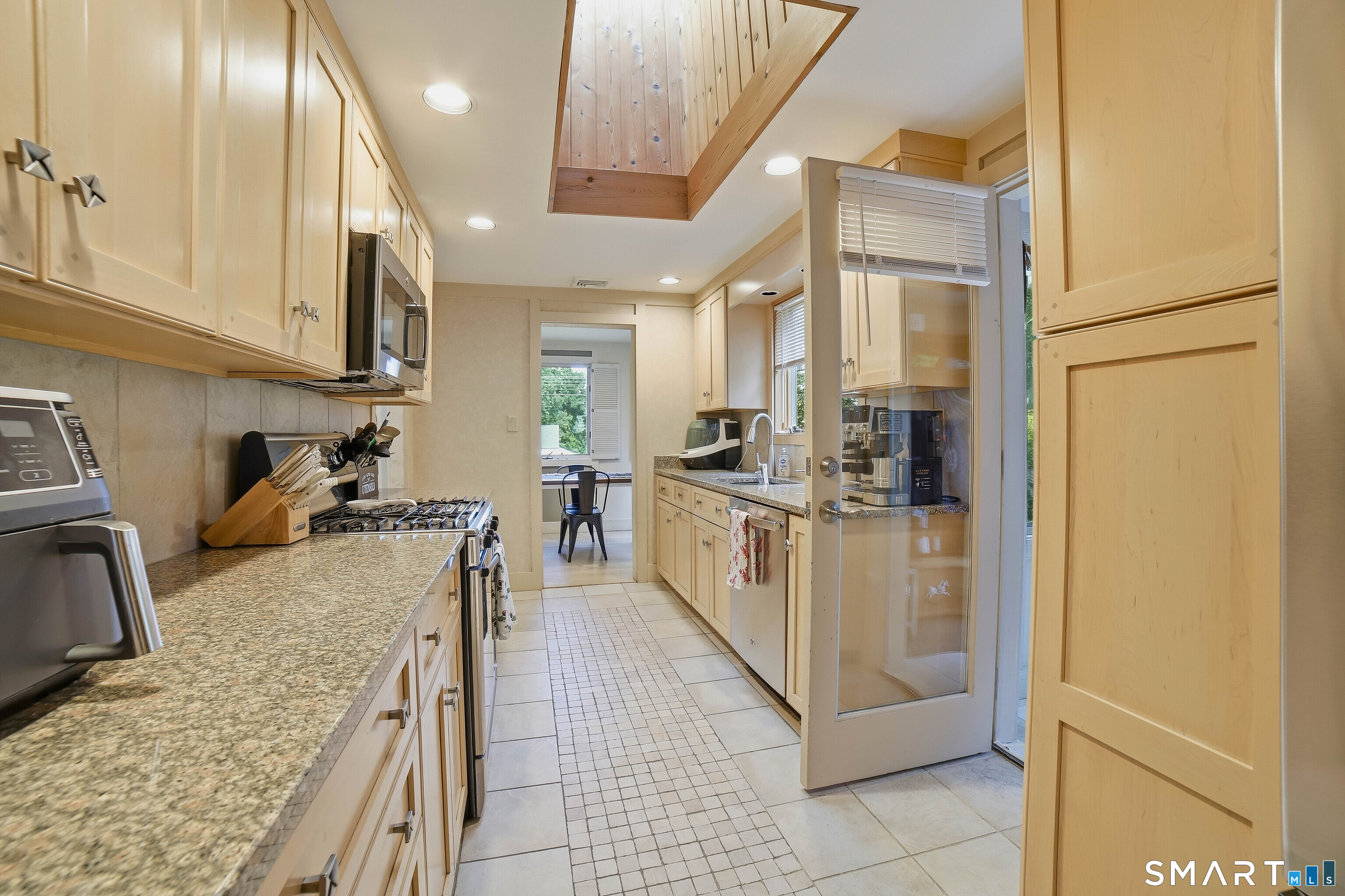 464 Church Hill Road Trumbull, CT 06611 - Photo 10 of 25 Gallery Image 10