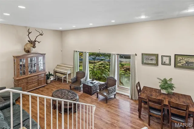 $365,000 | 69 Country Club Acres, Belleville, IL 62223