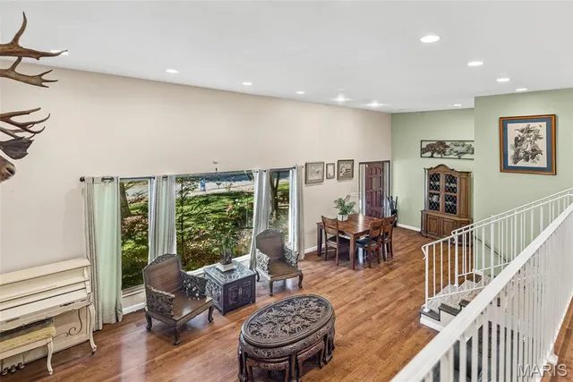 $365,000 | 69 Country Club Acres, Belleville, IL 62223