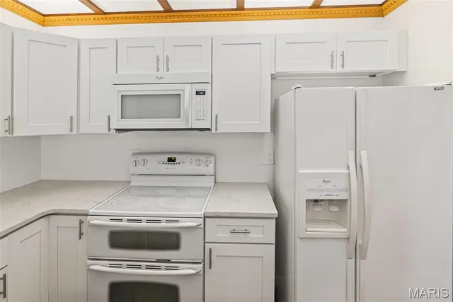 $365,000 | 69 Country Club Acres, Belleville, IL 62223