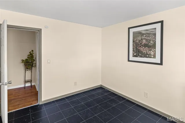 $365,000 | 69 Country Club Acres, Belleville, IL 62223