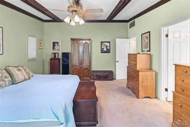 $365,000 | 69 Country Club Acres, Belleville, IL 62223