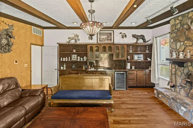 $365,000 | 69 Country Club Acres, Belleville, IL 62223