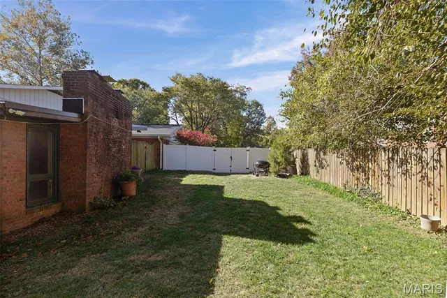 $365,000 | 69 Country Club Acres, Belleville, IL 62223