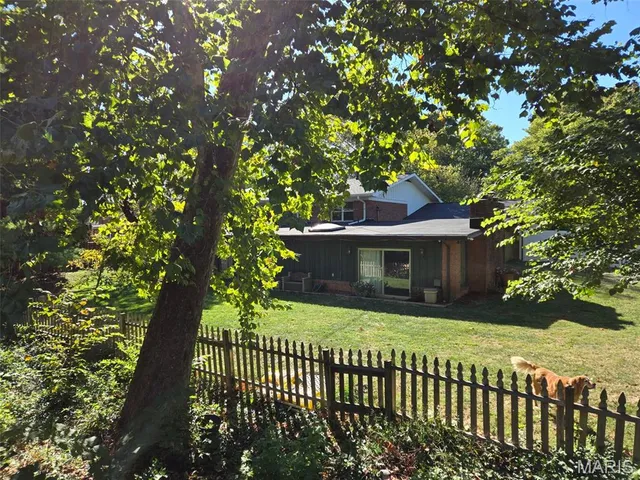 $365,000 | 69 Country Club Acres, Belleville, IL 62223