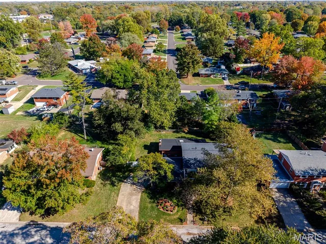 $365,000 | 69 Country Club Acres, Belleville, IL 62223