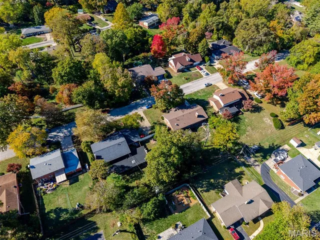 $365,000 | 69 Country Club Acres, Belleville, IL 62223