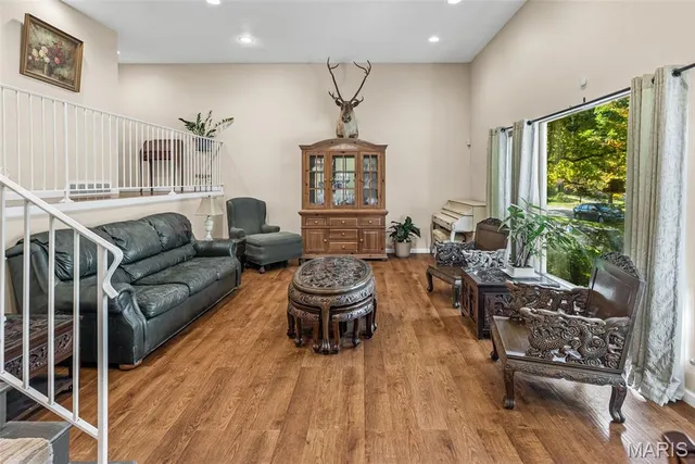 $365,000 | 69 Country Club Acres, Belleville, IL 62223