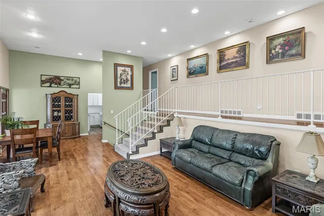 $365,000 | 69 Country Club Acres, Belleville, IL 62223