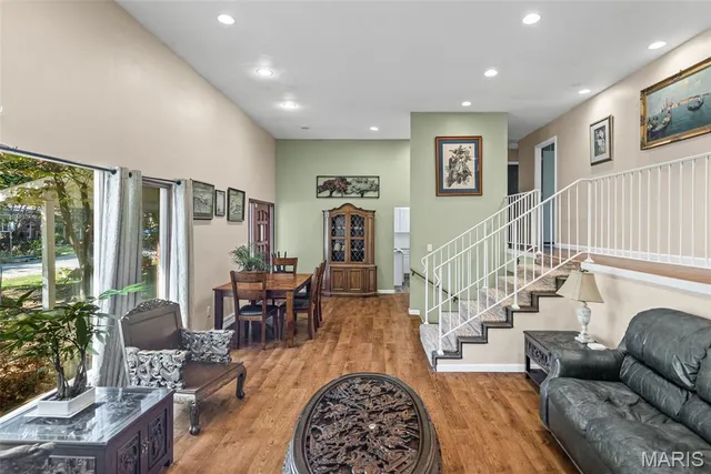 $365,000 | 69 Country Club Acres, Belleville, IL 62223