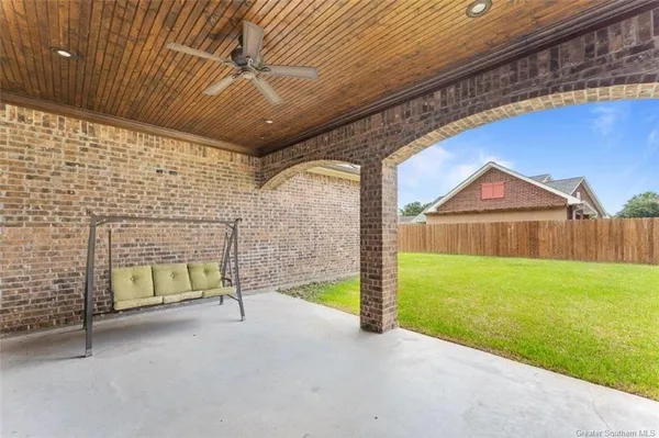 $674,000 | 2215 Longue Vue Drive, Lake Charles, LA 70605