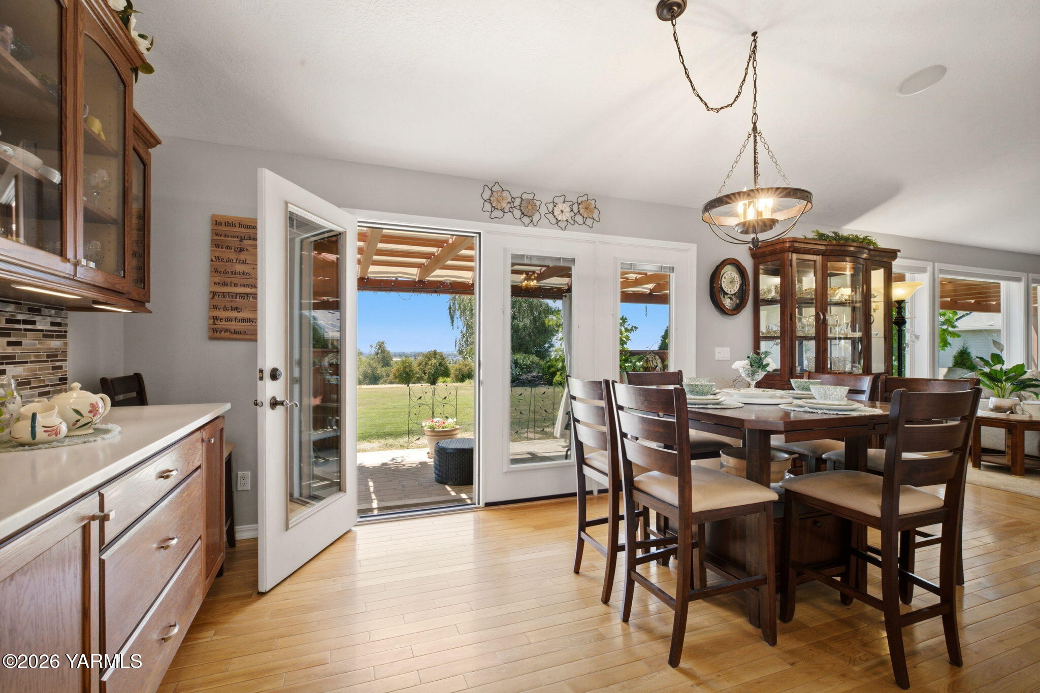 347 Ballard Road Zillah, WA 98953 - Photo 20 of 33 20 French Doors Leading To Patio