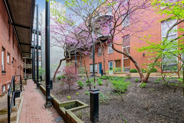 $540,000 | 5400 South Hyde Park Boulevard, Unit 2C, Chicago, IL 60615