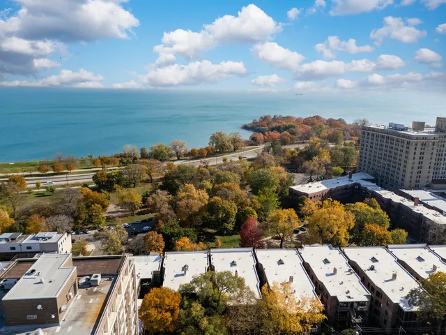 $540,000 | 5400 South Hyde Park Boulevard, Unit 2C, Chicago, IL 60615