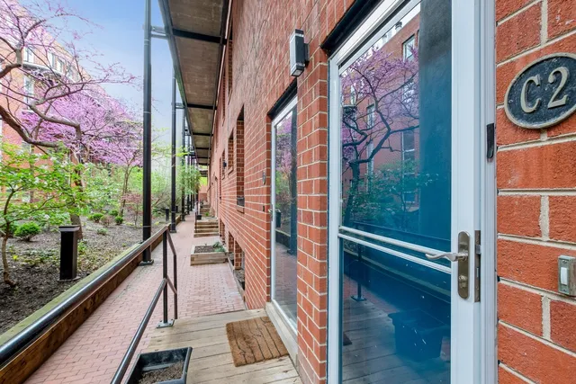 $540,000 | 5400 South Hyde Park Boulevard, Unit 2C, Chicago, IL 60615