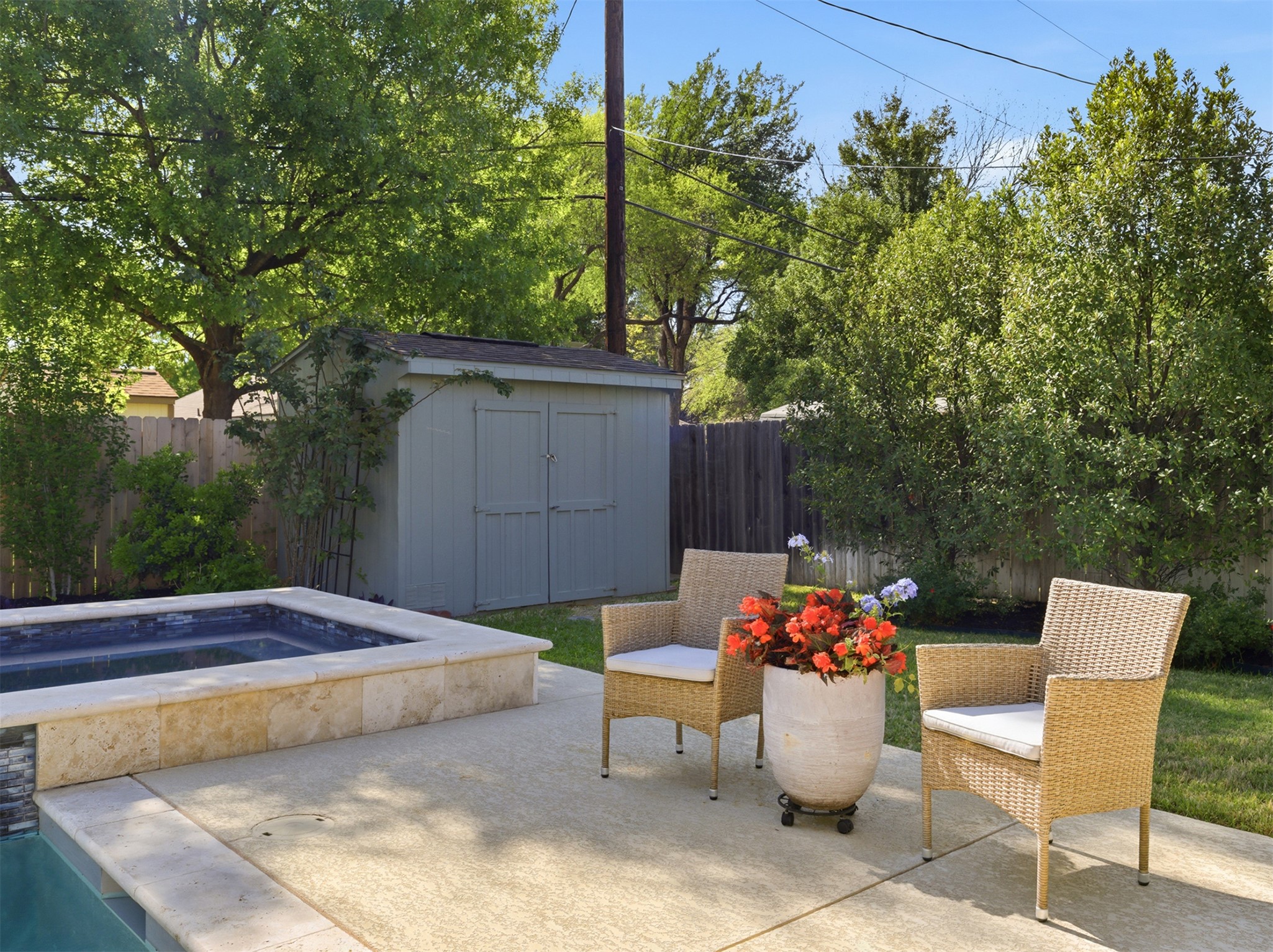 2810 Brandy Lane Georgetown, TX 78628 - Photo 36 of 38 a backyard of a house with a table and chairs