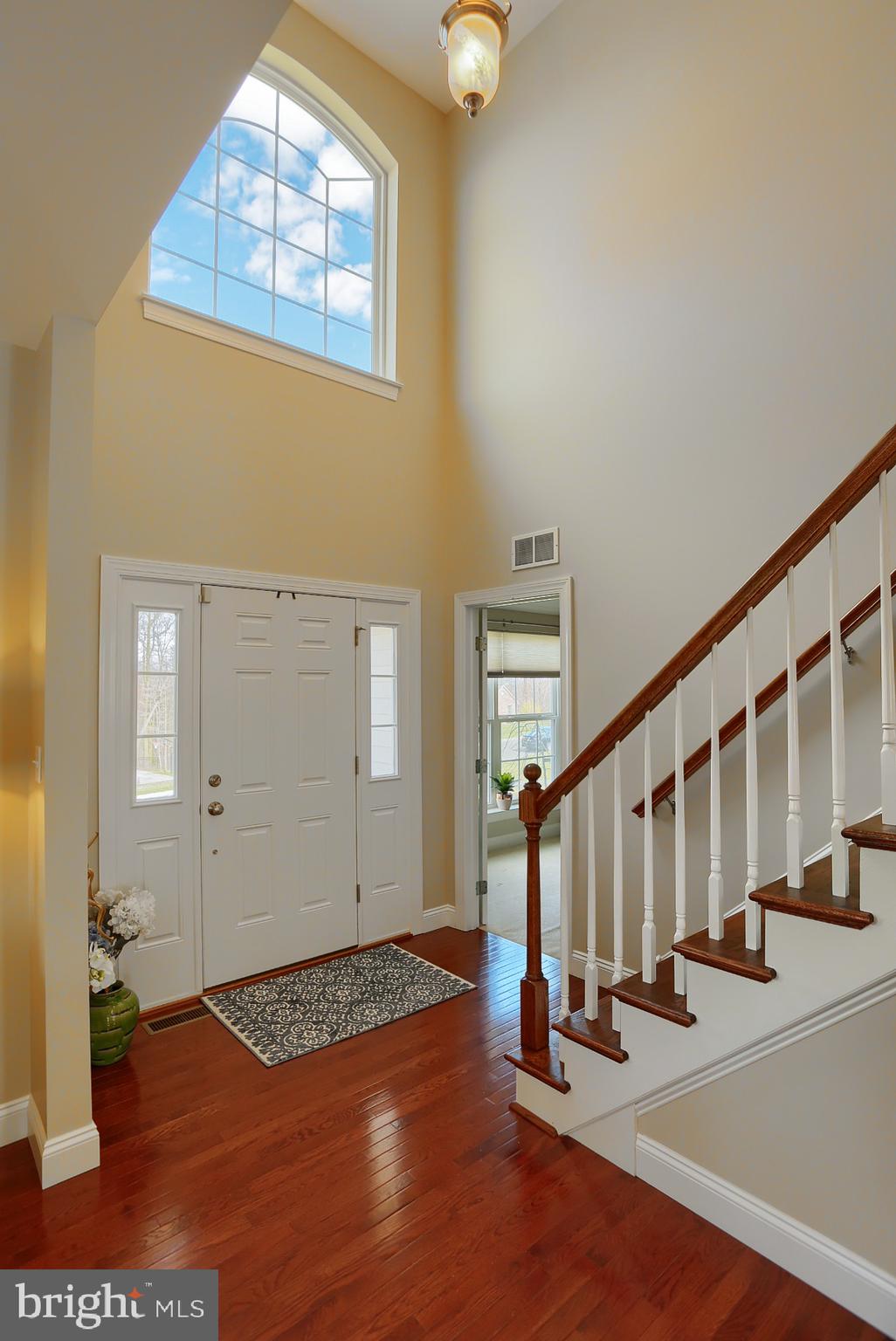 181 Overlook Road Morgantown, PA 19543 - Photo 4 of 54 2 Story Open Foyer with Hardwood Floors