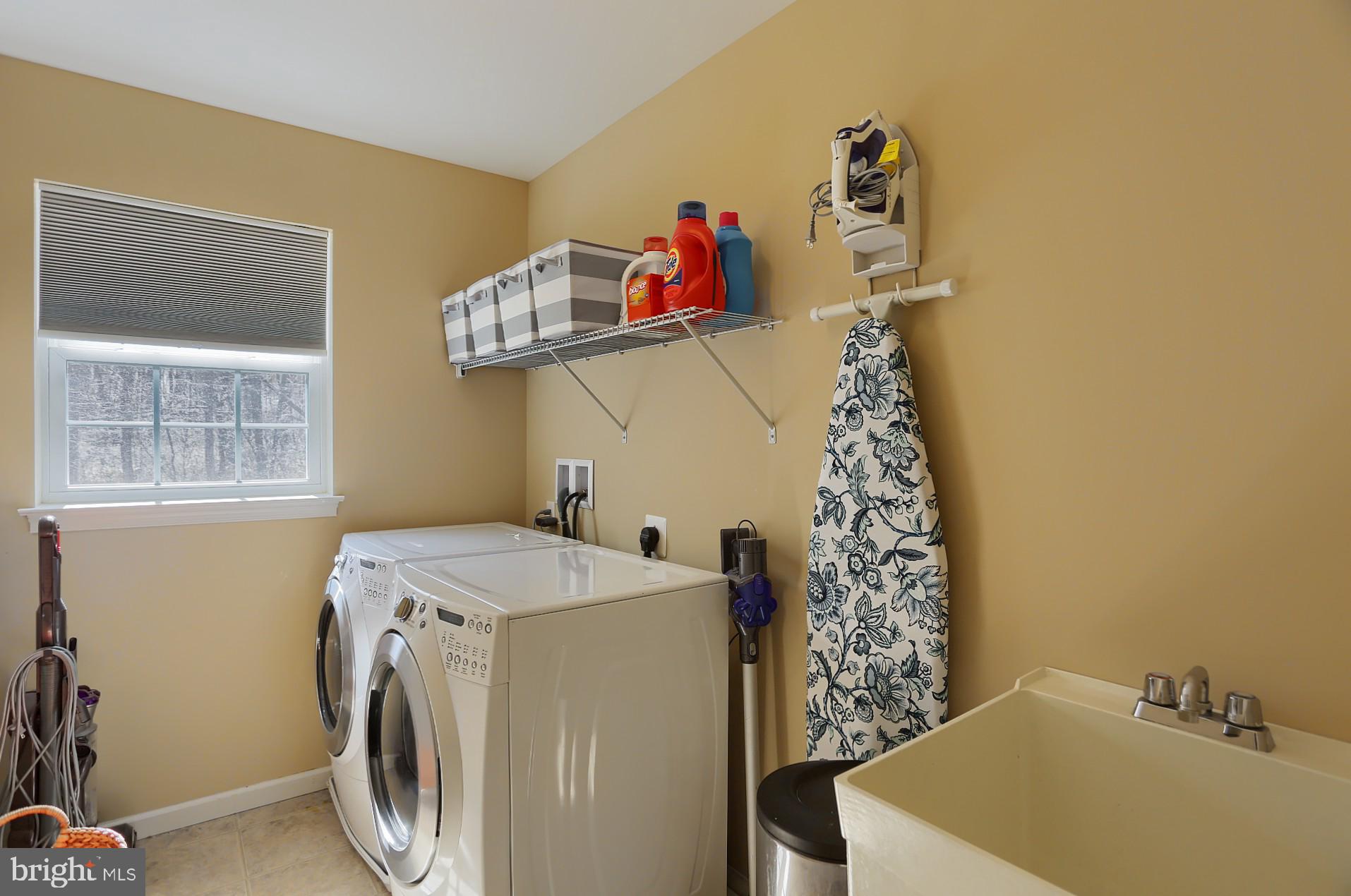 181 Overlook Road Morgantown, PA 19543 - Photo 41 of 54 WOW-2nd Floor Laundry Room with Sink