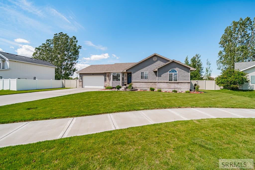 3947 Jordan Circle Ammon, ID 83406 - Photo 3 of 81