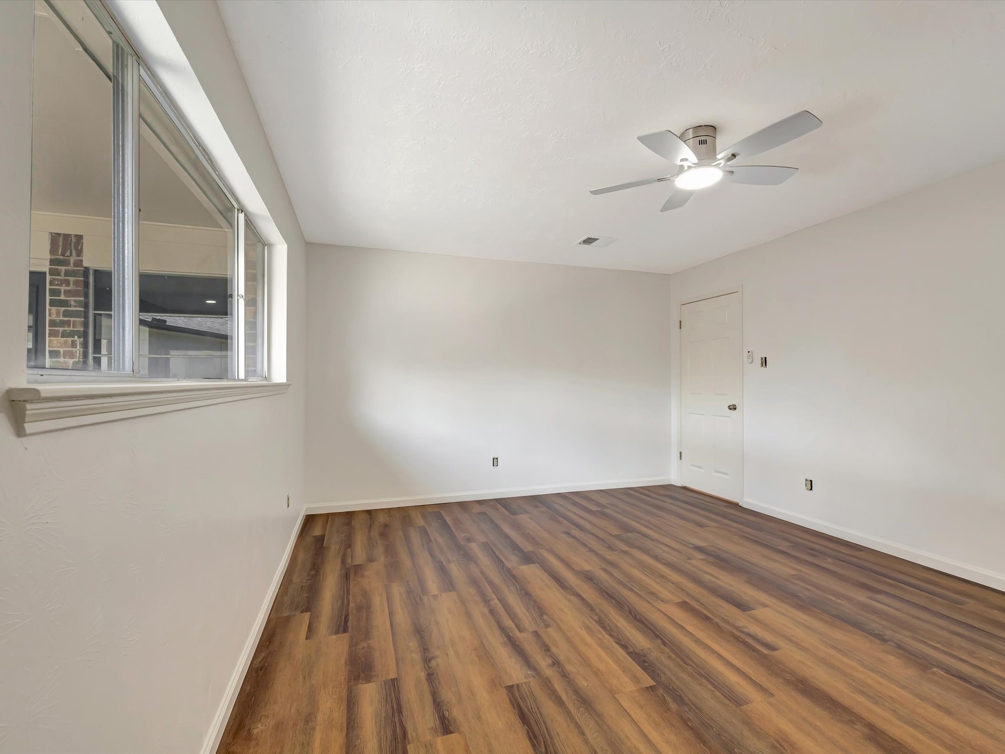10340 Rocky Hollow Road La Porte, TX 77571 - Photo 24 of 38 Primary bedroom