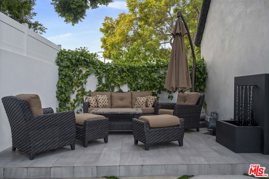 2148 Kelton Avenue Los Angeles, CA 90025 - Photo 30 of 36 a view of a couches in the patio