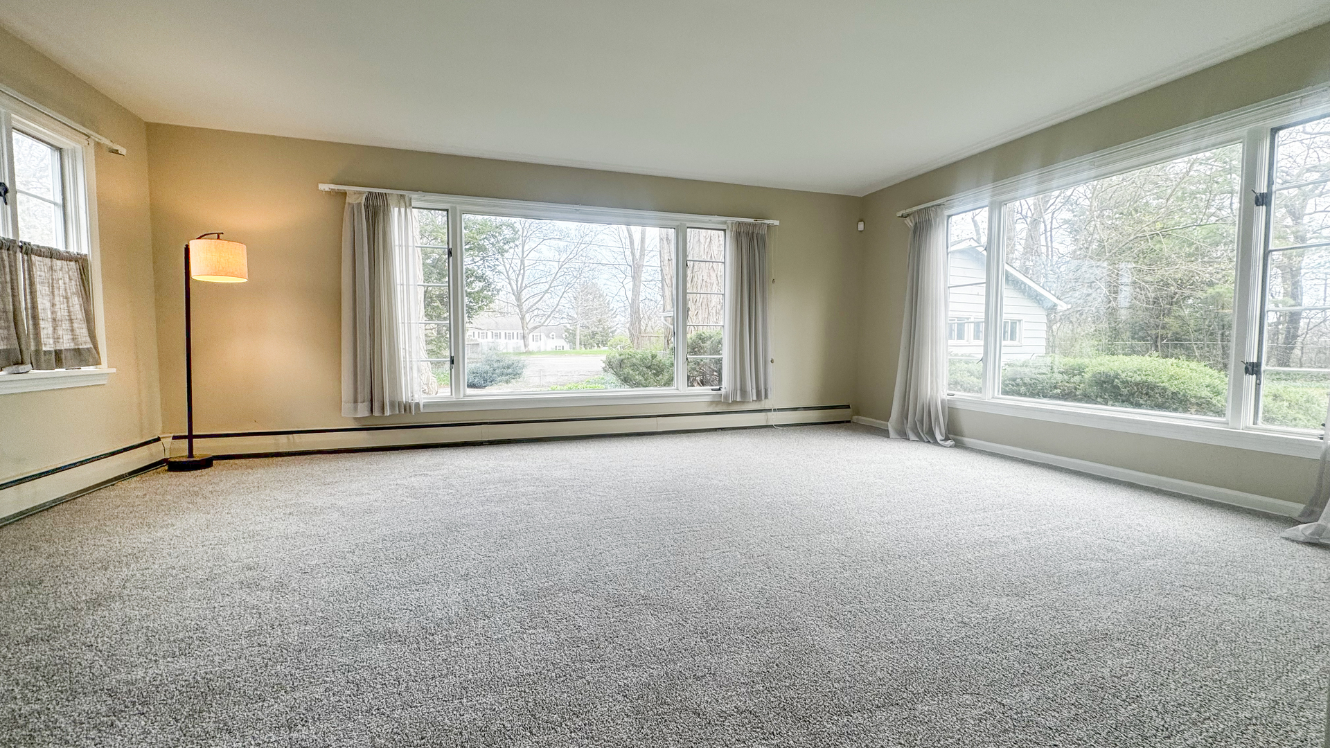 1848 North Sheridan Road Waukegan, IL 60087 - Photo 12 of 27 an empty room with windows and city view