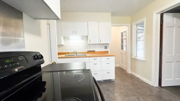 $289,900 | 1848 North Sheridan Road, Waukegan, IL 60087