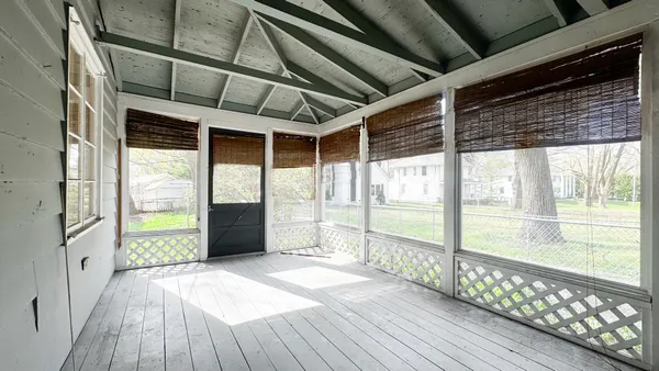 $289,900 | 1848 North Sheridan Road, Waukegan, IL 60087
