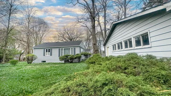 $289,900 | 1848 North Sheridan Road, Waukegan, IL 60087