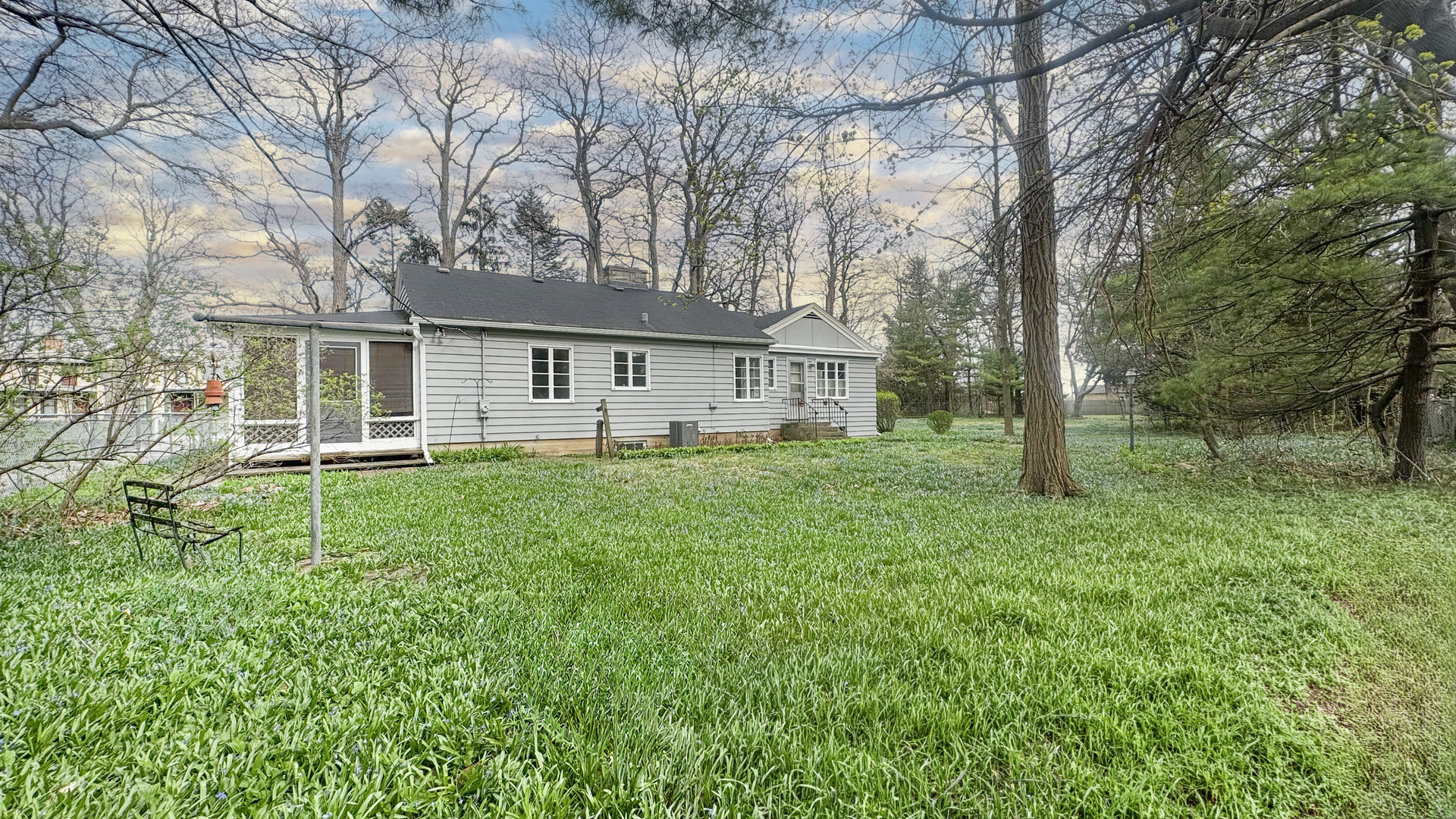 1848 North Sheridan Road Waukegan, IL 60087 - Photo 10 of 27 front view of a house with a yard