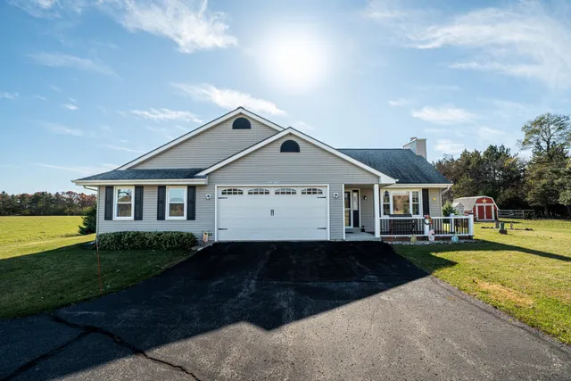 $699,900 | S102-w32709 County Road East, Mukwonago, WI 53149