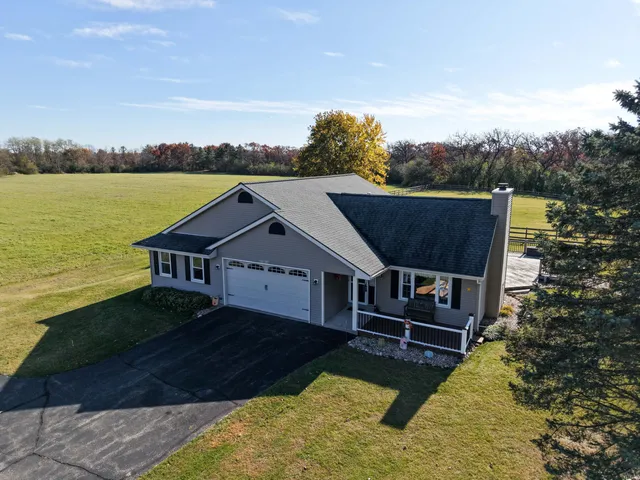 $699,900 | S102-w32709 County Road East, Mukwonago, WI 53149
