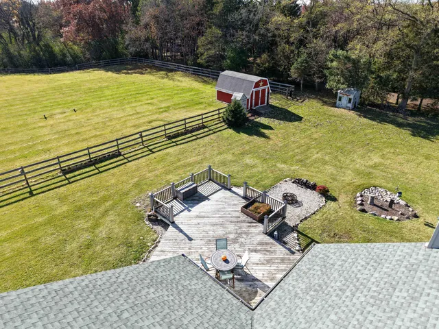 $699,900 | S102-w32709 County Road East, Mukwonago, WI 53149