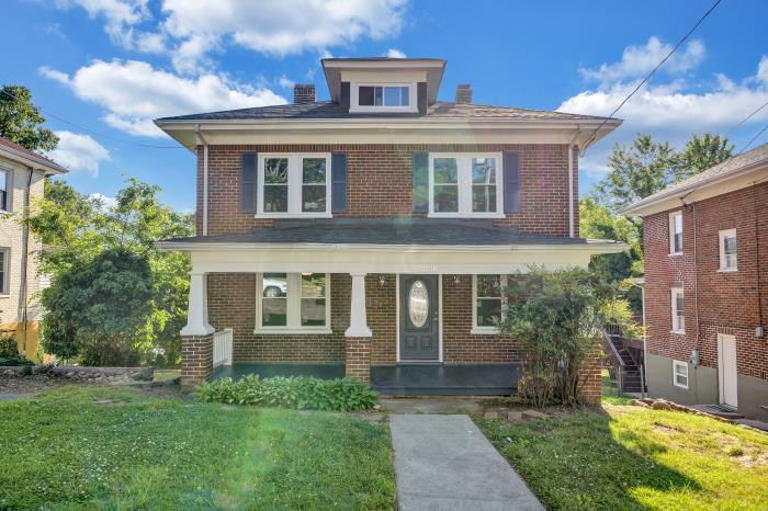2128 Holley Road Roanoke, VA 24012 - Photo 1 of 10 front