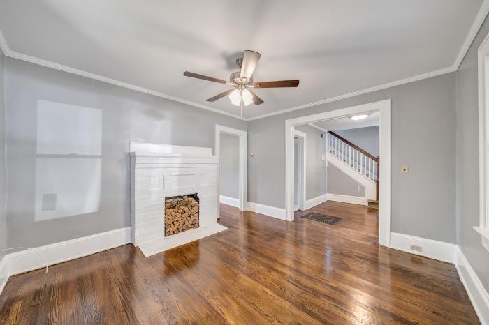 2128 Holley Road Roanoke, VA 24012 - Photo 3 of 10 IMG_2054