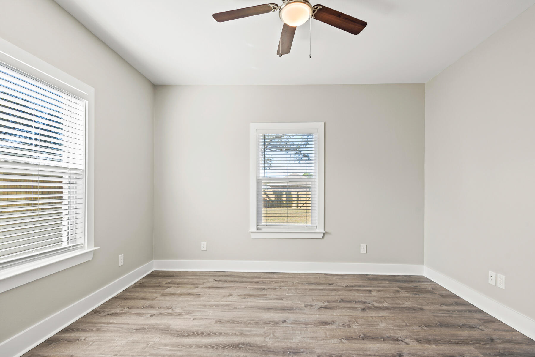 46 Winfield Street Niceville, FL 32578 - Photo 24 of 32 an empty room with a window