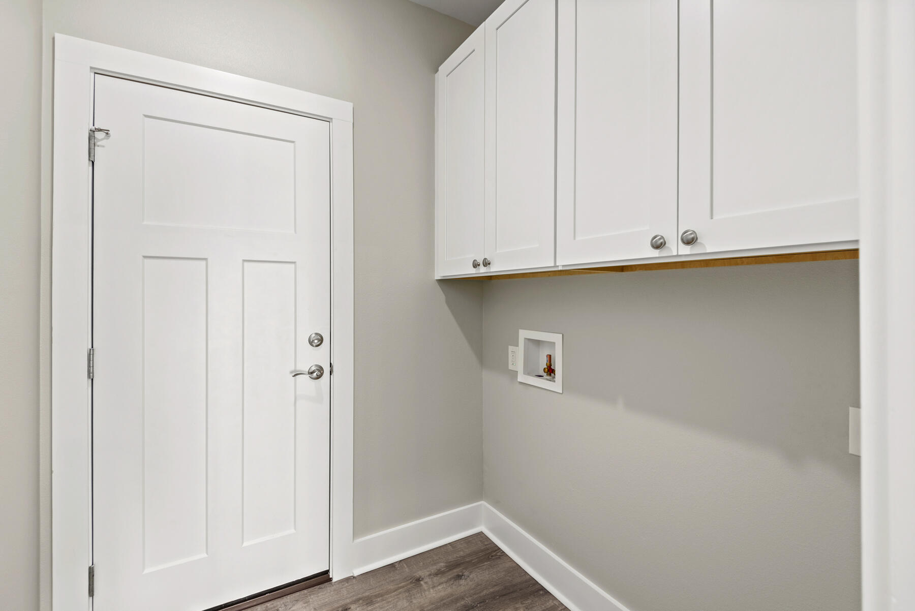 46 Winfield Street Niceville, FL 32578 - Photo 27 of 32 a view white cabinets