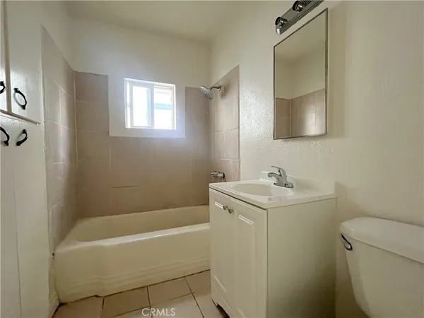 $1,495 | 3855 Locust Street, Riverside, CA 92501