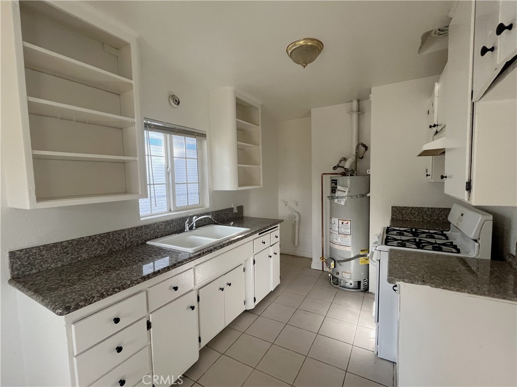 3855 Locust Street Riverside, CA 92501 - Photo 6 of 18