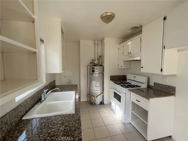 $1,495 | 3855 Locust Street, Riverside, CA 92501
