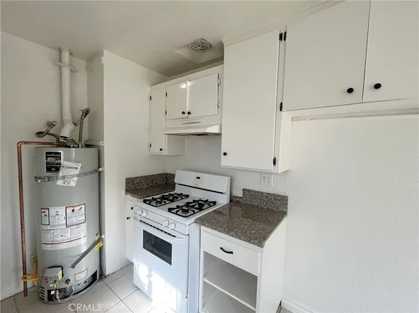 $1,495 | 3855 Locust Street, Riverside, CA 92501